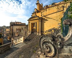 Napoli - Le scale di San Nicola da Tolentino 